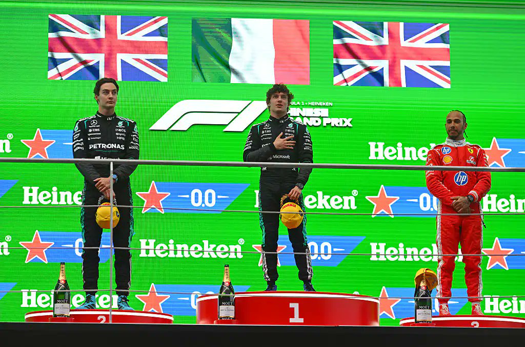 Daniele - Parallelo Blu tweet media