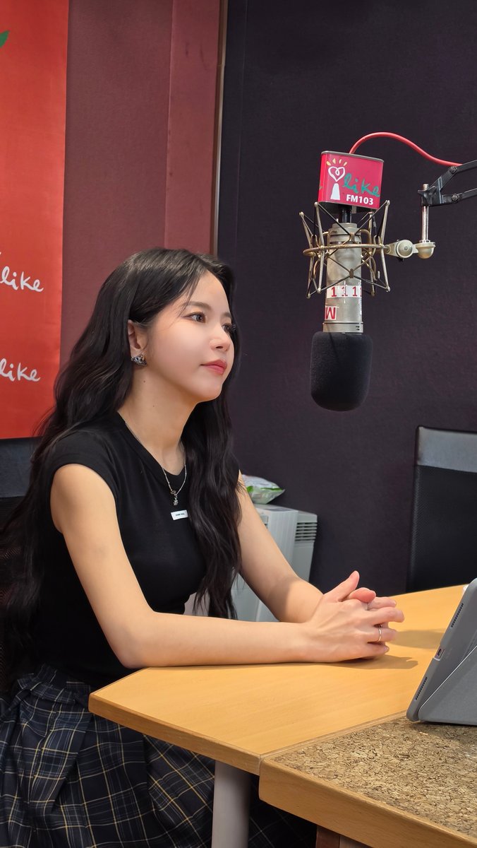 [#솔라]

잠시후 11시 (KST), 中廣流行網 i like radio
'Midnight You &amp; Me'에서
일요일의 끝을 솔라와 마무리해요 🎀
본방사수 놓치지 마세요 🌕

🎙 radios.tw/i-like-bcc-pop…

#MAMAMOO #Solar 
#Midnight_You_and_Me
#告五人 #Accusefive
#總有一顆屬於你的星球 
#Your_Own_Star