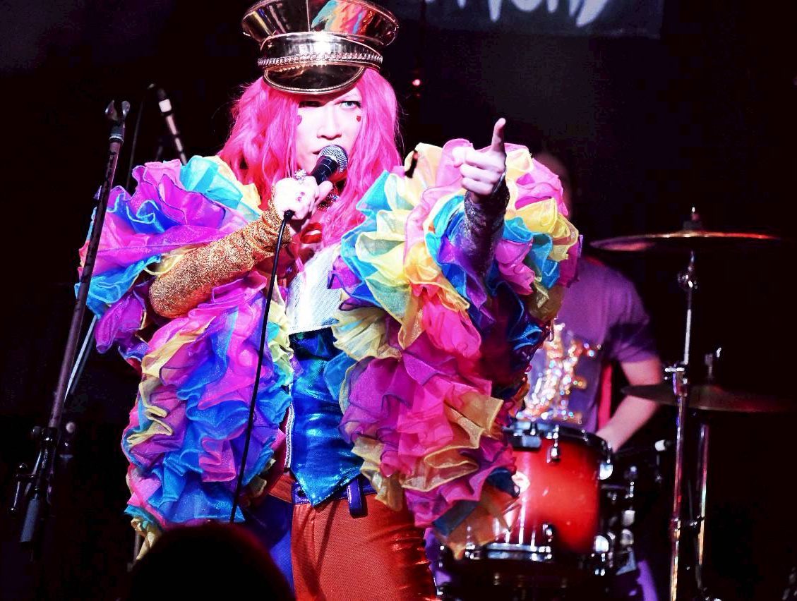 Sekaaaaanya's tweet photo. テッテレー‼️32歳になりましたー‼️🌈🎂🤩㊗️🎉

前日にワンマンさせて頂き、皆さまにたっぷり祝ってもらい、最高の気分でお誕生日を迎えちゃいましたー‼️🥳🙏

忘れ物多いし、すぐ寝るし、キョドりまくってて、まだまだアホアホですが、これからもよろしくお願い致します‼️🙇‍♀️💖

📸 by @CurryRamone https://t.co/lXYP8GJB1b