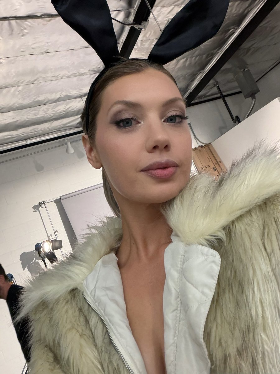 Elena Koshka tweet media