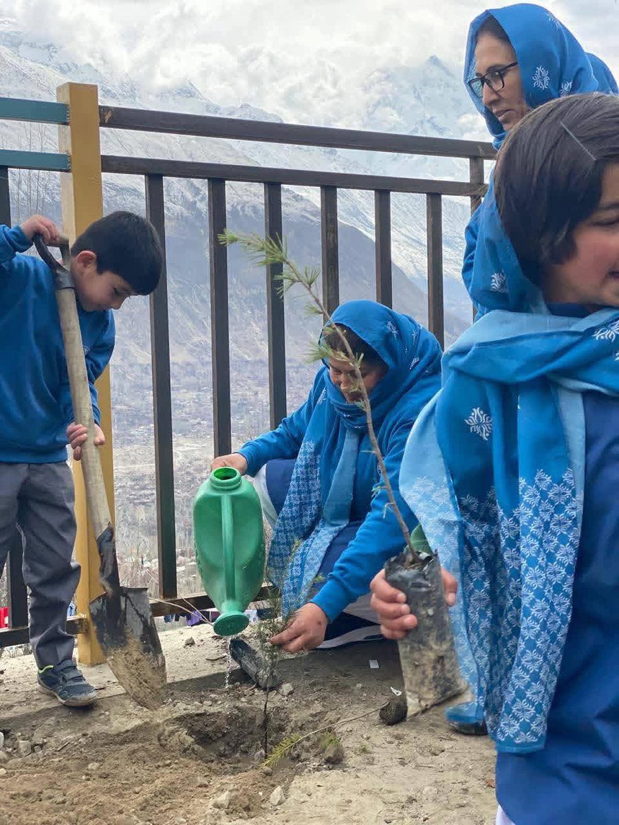 The_North_Blood's tweet image. Spring Has Arrived in Hunza &amp;amp; Gilgit-Baltistan 🌸
Spring has arrived, bringing new life and fresh colors to our beautiful land. It is also the perfect time to plant more trees and protect our environment. 

#Hunza #Spring2026plantation #TheIsmaili @TheIsmaili @icimod