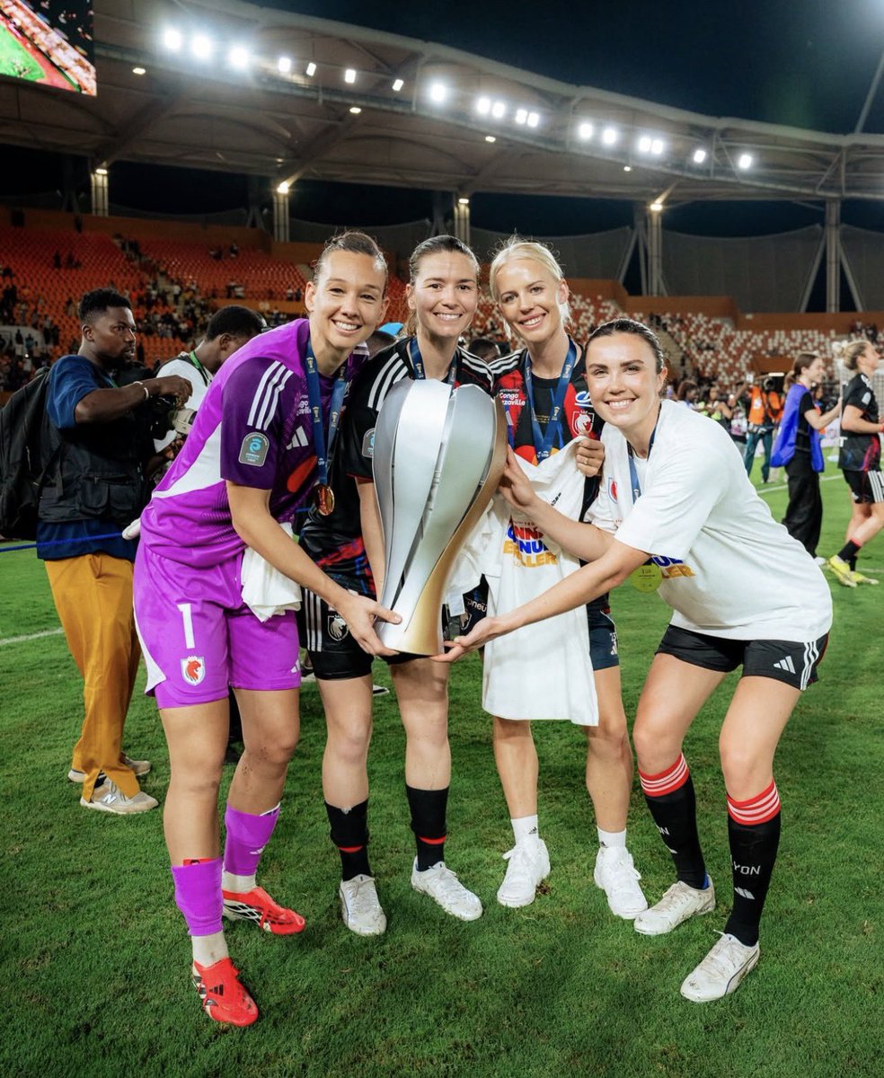 Débora Valentina tweet media