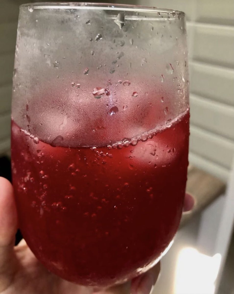 ulianpuyy's tweet photo. BUAT CEWE-CEWE YANG UDAH NIKAH..

Serius, coba deh rutinin minum greek yoghurt &amp; jus cranberry dibarengin senam kegel.. Trust me, kalian bakal bersyukur sama investasi ini 😭🙏🏻￼🙏🏻 https://t.co/lYp7N0c3Wu