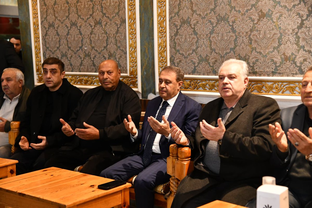 Vali <a href="/hasansildak/">Hasan ŞILDAK</a>, 
vefat eden Hadi Altun'un taziyesine katılarak  ailesi ve yakınlarına baş sağlığı diledi.