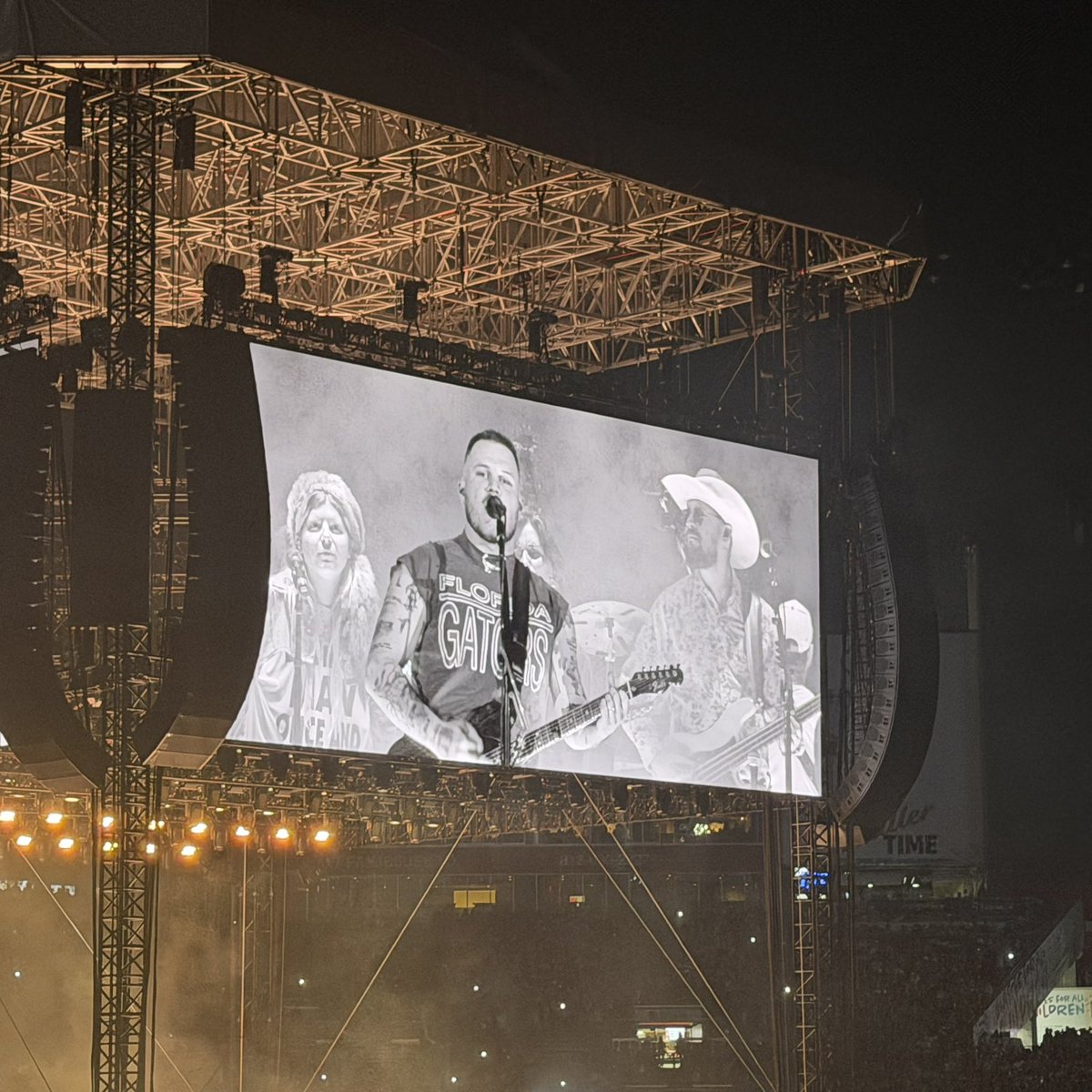 Thebeardedone76 tweet media