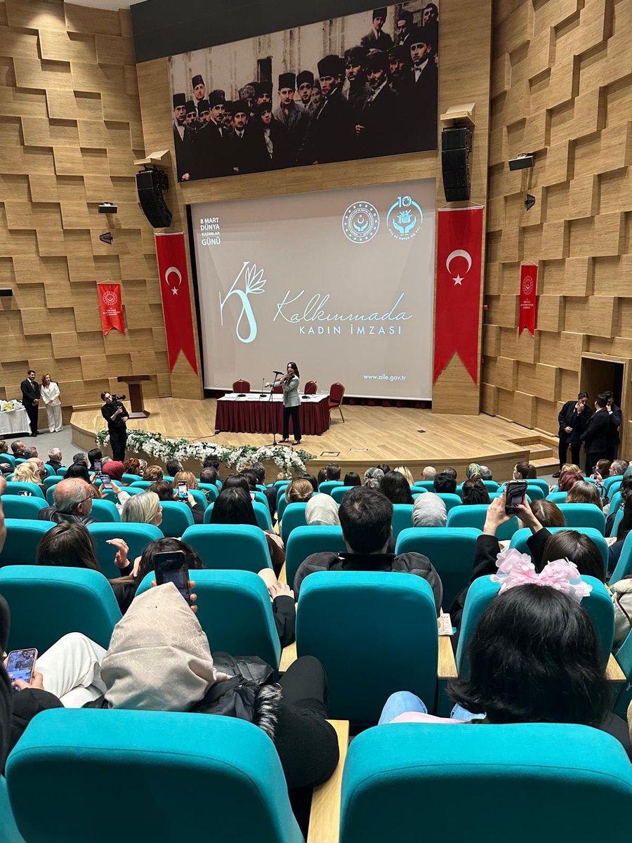 mhpizmirkacep's tweet photo. Milliyetçi Hareket Partisi İzmir İl Başkanımız Sayın Veysel Şahin’in  talimatlarıyla, 
İzmir Valiliği tarafından 8 Mart Dünya Kadınlar Günü vesilesiyle düzenlenen “Kalkınmada Kadının İmzası” programına İl KAÇEP Başkanımız Elif Dilber ve Komisyonu  katılım sağlamışlardır. https://t.co/d8zvxv1a2G