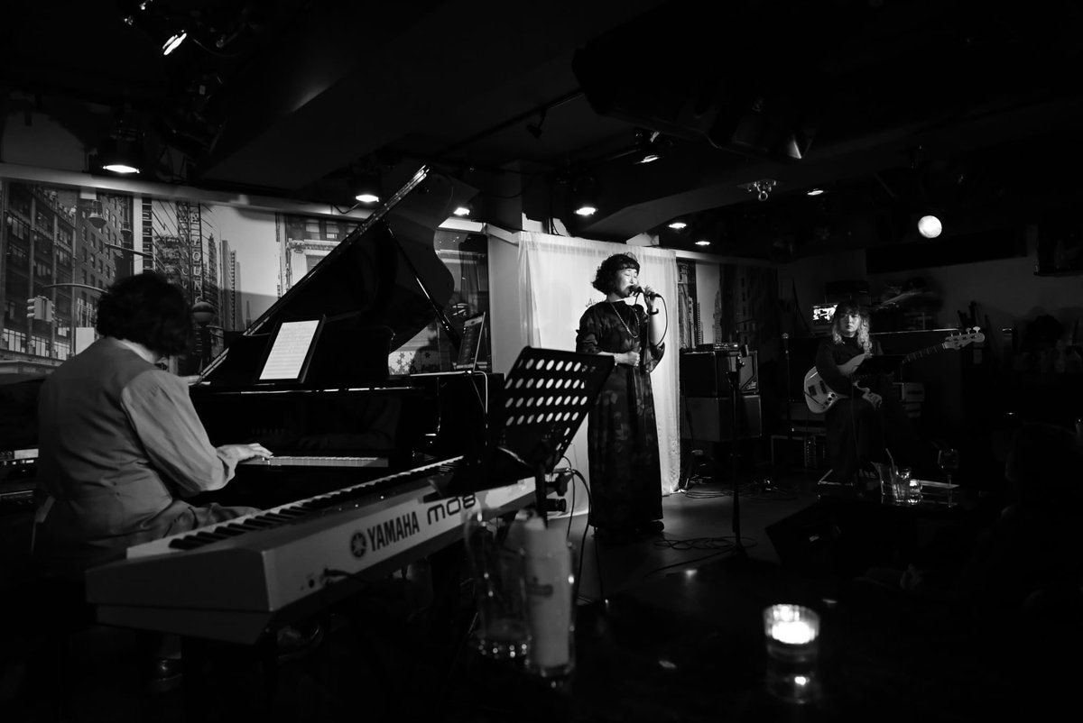 AmorphousRairai's tweet photo. 最高の夜でした。満席の東京!
Absolute Blueにお集まりくださった皆様、配信を見てくださった皆様、本当にありがとうございました!
松下映里子 30周年ツアーAtedoは次回東京から札幌へ。4/18ムジカホールカフェでお会いしましょう!
#松下映里子 #AbsoluteBlue #Amorphous
#madooooon #池袋 https://t.co/KNtaVF2JB4