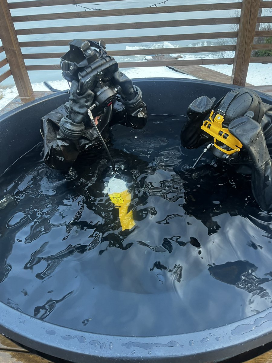 SeriousRubberBNDG tweet media