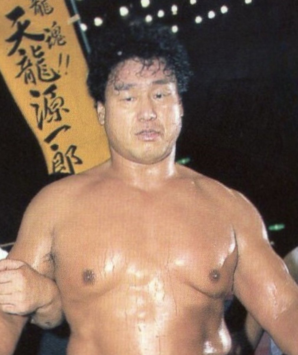 天竜飯店🏠真岡市長田(^｡^)
レバニラ炒め定食❗️うまい😋町中華はうまい😋
先日の矢板の天龍に触発されたのか、此方へ訪麺いやっ、訪問😊🦒の真向かいにある老舗食堂旨し❣️レバーも切り身が厚くて暑くて👍生姜焼き定食も美味そうでした〜ご馳走様でした〜