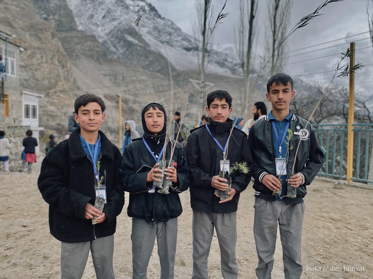 The_North_Blood's tweet image. Spring Has Arrived in Hunza &amp;amp; Gilgit-Baltistan 🌸
Spring has arrived, bringing new life and fresh colors to our beautiful land. It is also the perfect time to plant more trees and protect our environment. 

#Hunza #Spring2026plantation #TheIsmaili @TheIsmaili @icimod