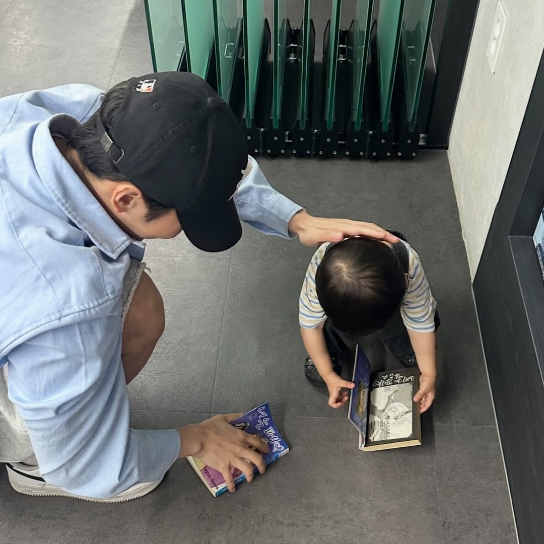 93_1028_'s tweet photo. 아랑스러운 유호보고 찐텐웃음 보여주는 박서함을 너무 조아함,,♡ https://t.co/yqvrgJbgkm