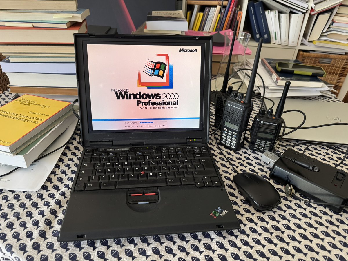 deccomputers's tweet photo. This is one case where my retro computers still have another use: programming older Motorola radios, something I haven't done in 10 years. https://t.co/zlgZe75bid