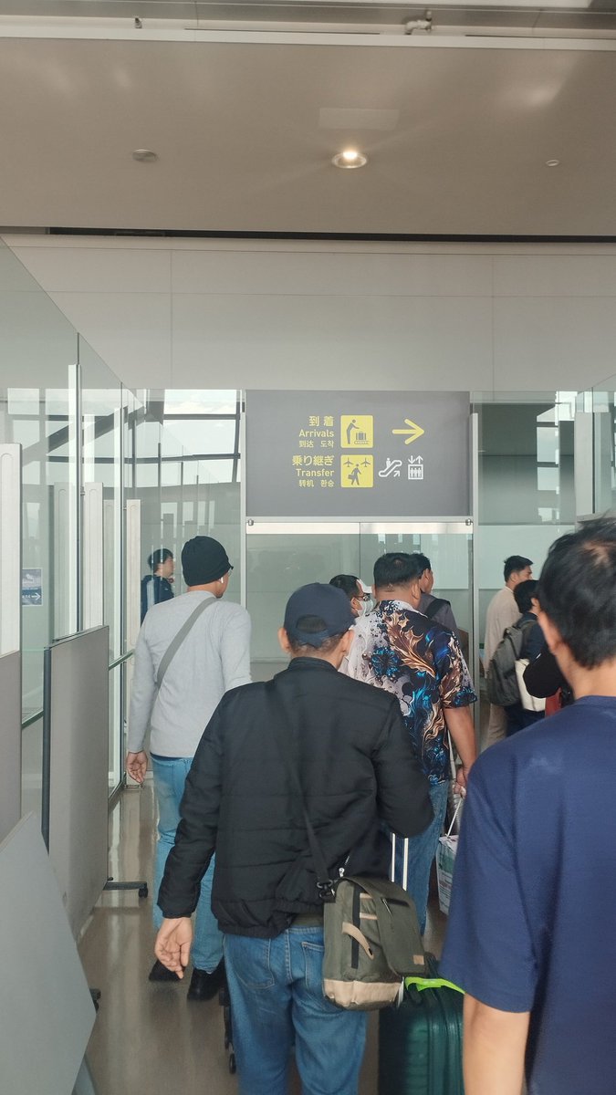 helly (҂'̀ ⌣'́)9 tweet media