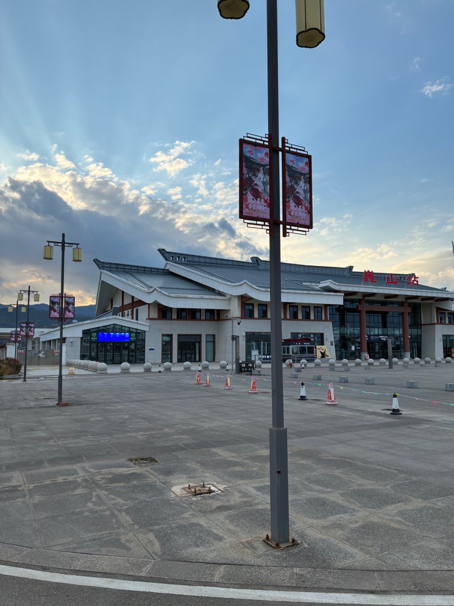 ネイビーブルー tweet media