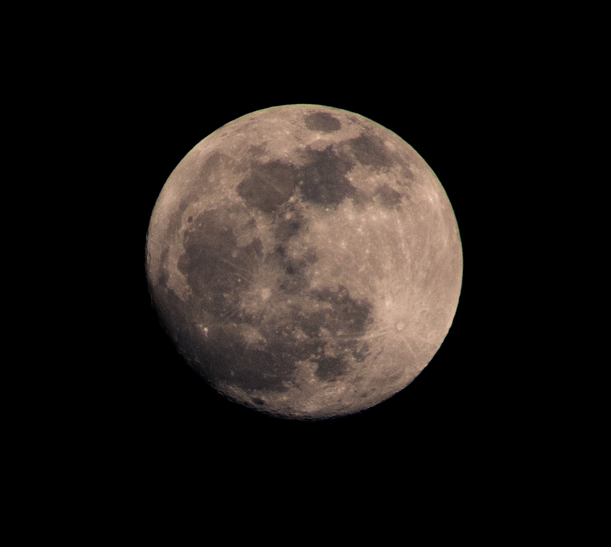 elemzoic's tweet photo. moon pictures i took a while back ago with my canon dslr :] https://t.co/orUsopnsUf