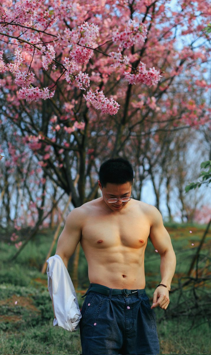 牛头角青年 tweet media