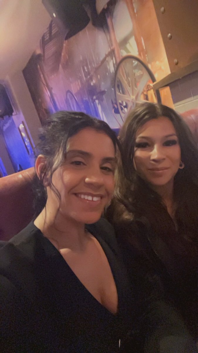 Sarah Dickinson tweet media