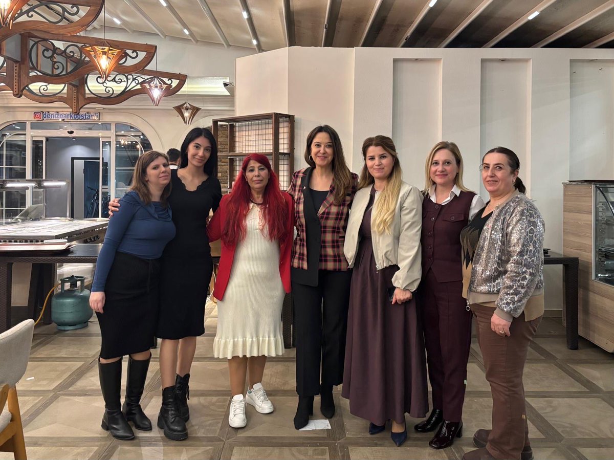 mhpizmirkacep's tweet photo. 📌KARŞIYAKA

8 Mart Dünya Kadınlar Günü vesilesiyle, Karşıyaka İlçe Başkanlığımız tarafından organize edilen iftar programına Kaçep Başkanımız Elif Dilber ve Komisyonumuz katılmıştır.

Bu anlamlı programı düzenleyen Karşıyaka İlçe Başkanımız Sayın Akif Yılmaz’a teşekkür ediyoruz https://t.co/VK3sNmqRHY