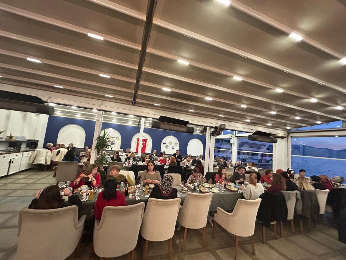 mhpizmirkacep's tweet photo. 📌KARŞIYAKA

8 Mart Dünya Kadınlar Günü vesilesiyle, Karşıyaka İlçe Başkanlığımız tarafından organize edilen iftar programına Kaçep Başkanımız Elif Dilber ve Komisyonumuz katılmıştır.

Bu anlamlı programı düzenleyen Karşıyaka İlçe Başkanımız Sayın Akif Yılmaz’a teşekkür ediyoruz https://t.co/VK3sNmqRHY