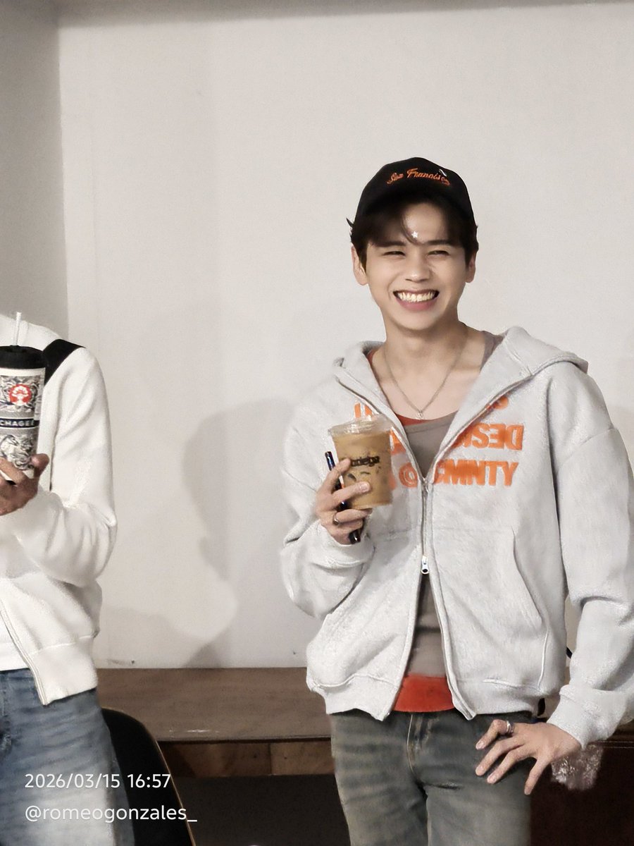 I love your smile chi 

#HORI7ON #호라이즌 
<a href="/HORI7ONofficial/">HORI7ONofficial</a>