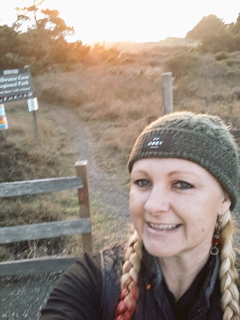 Dara in Chains tweet media