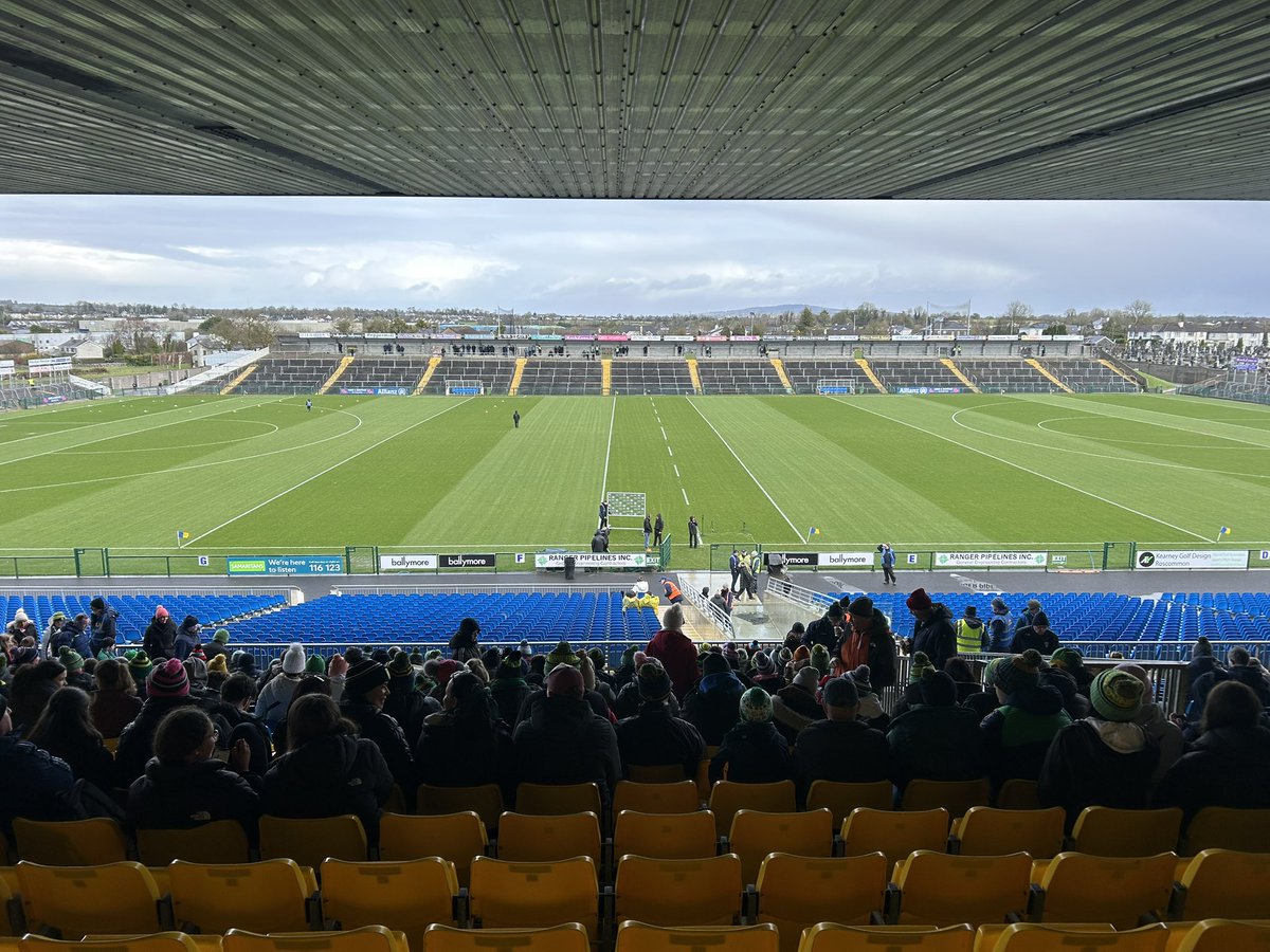 Damien Ó Dónaill tweet media