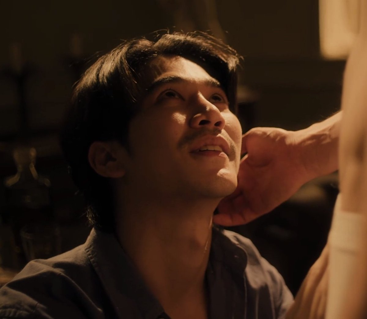 "พี่มาสายตั้งสองนาที!"
"พี่รีบแล้วครับ รถมันติด"
"ไม่ฟัง!"
"..ถ้างดน้ำหวานแล้วเป็นงี้ พี่ให้กินได้นะ"
"ไม่เกี่ยวกันเลย!"

*1 ชม.หลังสูบน้ำตาล*

"คราวหลังพี่ขับรถระวังๆก็ได้ ไม่ต้องรีบหรอก"
"ชาไข่มุกทำอารมณ์ดีเลยเหรอครับ?"
"อย่างอื่นก็ทำหนูอารมณ์ดีได้น้าา~"