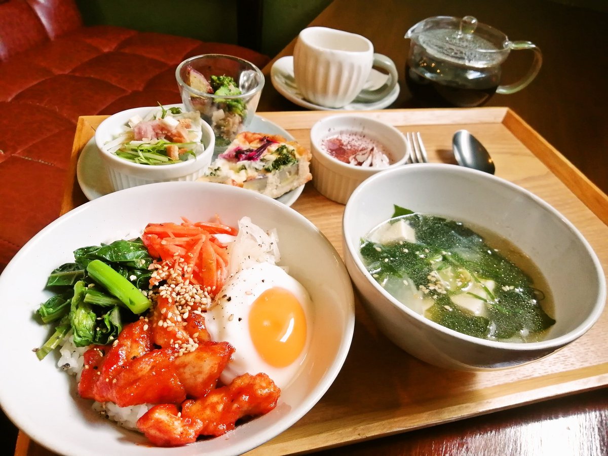 EguchiCoffee's tweet photo. 3月前半限定Aランチは、

⭕️ヤンニョムチキン丼〜温たまのせ〜

⭕️大根とわかめの韓国風春雨スープ
畑で収穫した大根がたっぷり！春雨もイン！

⭕もりもり野菜キッシュプレート（野菜キッシュ、サラダ、小鉢）

⭕お楽しみココットデザート♪

⭕食後のお飲み物 https://t.co/AA6U4wGuhK