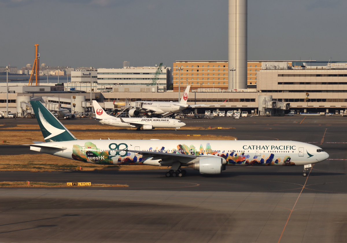 cygnus_001's tweet photo. 2026.3.15 羽田空港
🇭🇰 Cathay Pacific
Boeing 777-367/ER (B-KQU)
The Spirit of Hong Kong Livery https://t.co/YTnw97xDpN