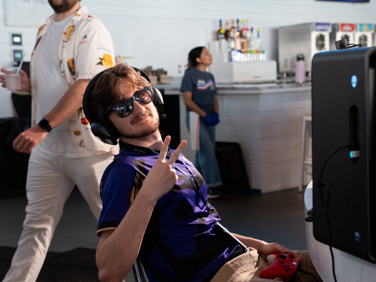 Boost on the Beach tweet media