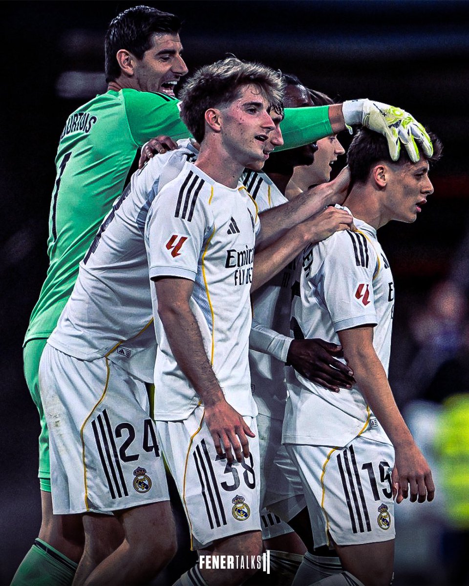 🇹🇷 Tüm dünya Arda Güler’in golünü konuşuyor. 🔥

Real Madrid, La Liga’nın 28. haftasında sahasında Elche CF’yi 4-1 mağlup etti. Mücadeleye ikinci yarı yedek kulübesinden dahil olan dünya yıldızımız Arda Güler’in orta sahanın gerisinden attığı gol geceye damga vurdu.

La Liga