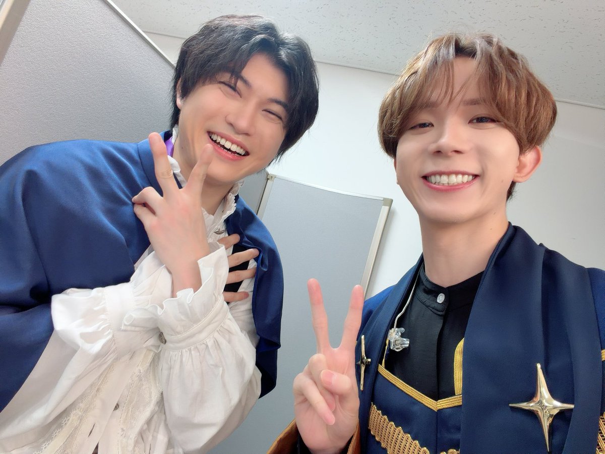 tomohito0825's tweet photo. #SideMPRS魂環の人形_day2 ご来場、ご視聴ありがとうございましたーー！！！！

言いたいことはわかります。僕も台本貰うまでぜーーーーったい悪いやつだと思っておりました☺️

ダニエルもそうですが、その後が気になるキャラが沢山いましたね…！！
是非感想会と考察会でday3を楽しんでください！！笑 https://t.co/wnZMRdW9ns