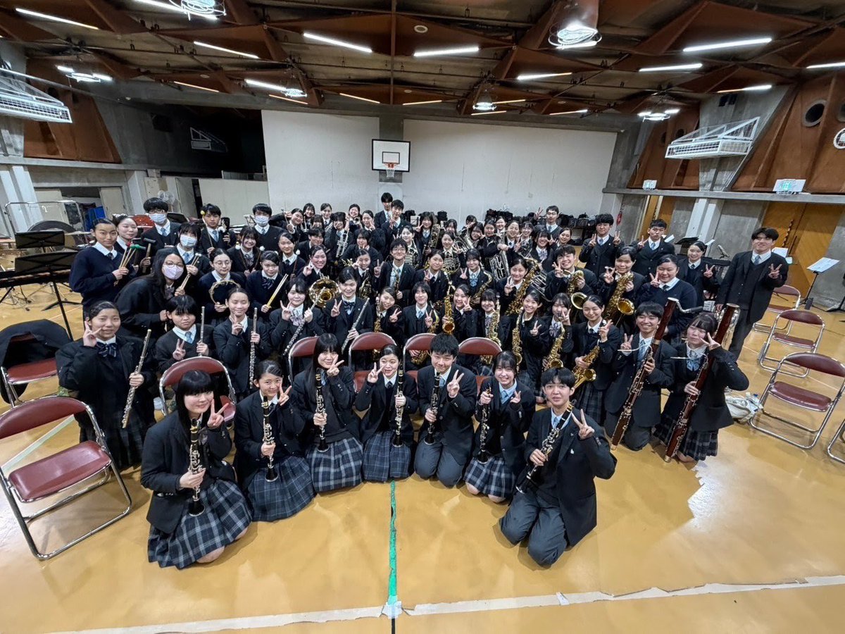 honanwind's tweet photo. 先日は国本女子高等学校吹奏楽部の皆さんと合同練習をさせていただきました。普段とは違う環境の中で、多くの刺激をいただき、音作りや表現などたくさんのことを学ばせていただきました。今回の経験をこれからの練習に活かしていきたいと思います！国本女子高等学校吹奏楽部の皆さん、ありがとうございました！✨
#豊南高校 #吹奏楽 #吹奏楽部 #合同練習 #国本女子高等学校