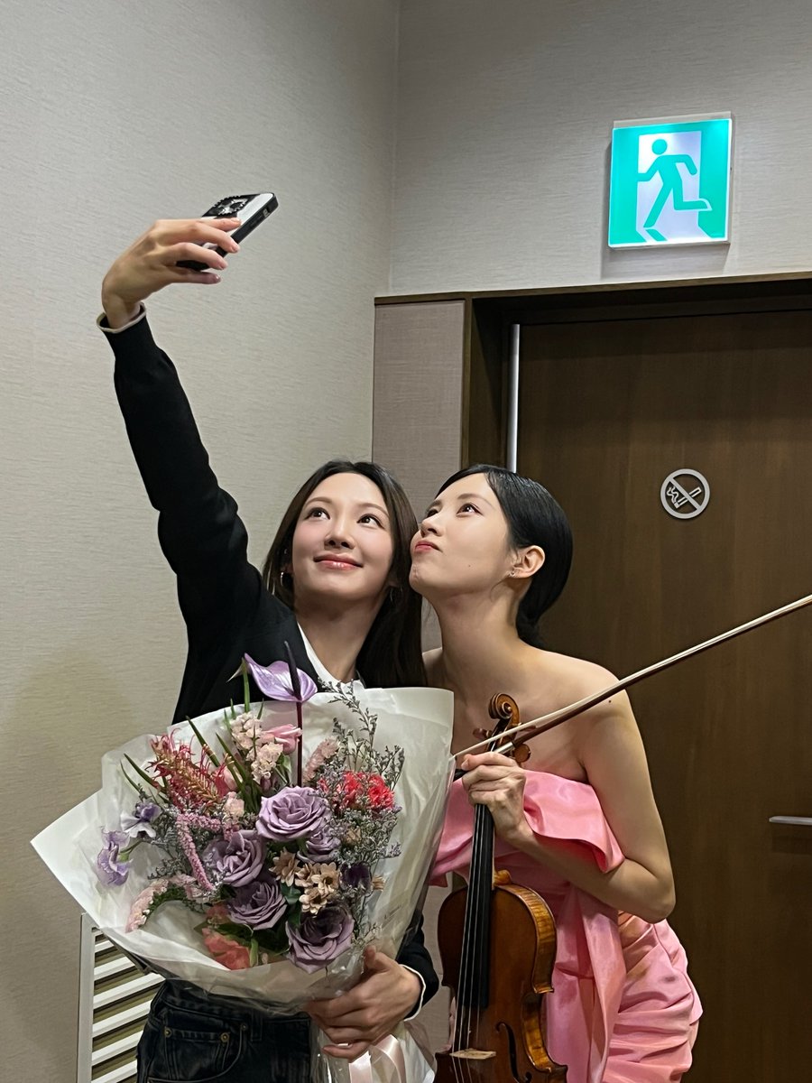 📷 #서현 | Seohyun via Hyoyeon's Instagram:  

The world of you that I met again. 
(Into the new world)

Your challenge was so moving and impressive, Seo Juhyun 💕💕💕