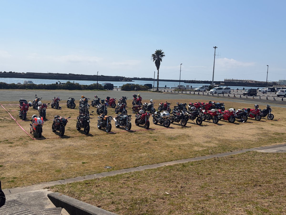 ikkow's tweet photo. Ducati空冷ミーティング 貴重な車種も見れて満足 https://t.co/d9GLGsInGo