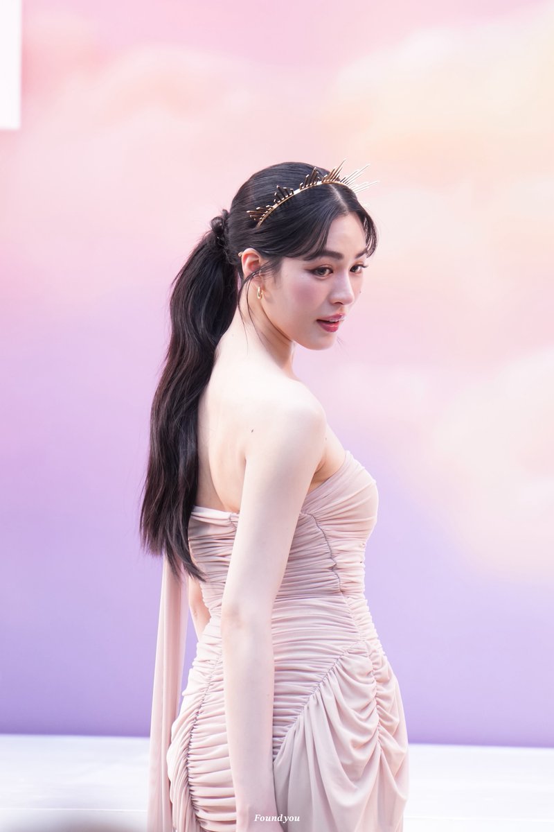 Queen 👑

LINGORM FRIENDS OF VIVO
#LingOrmVivoV70Exhibition
#หลิงหลิงคอง #linglingkwong