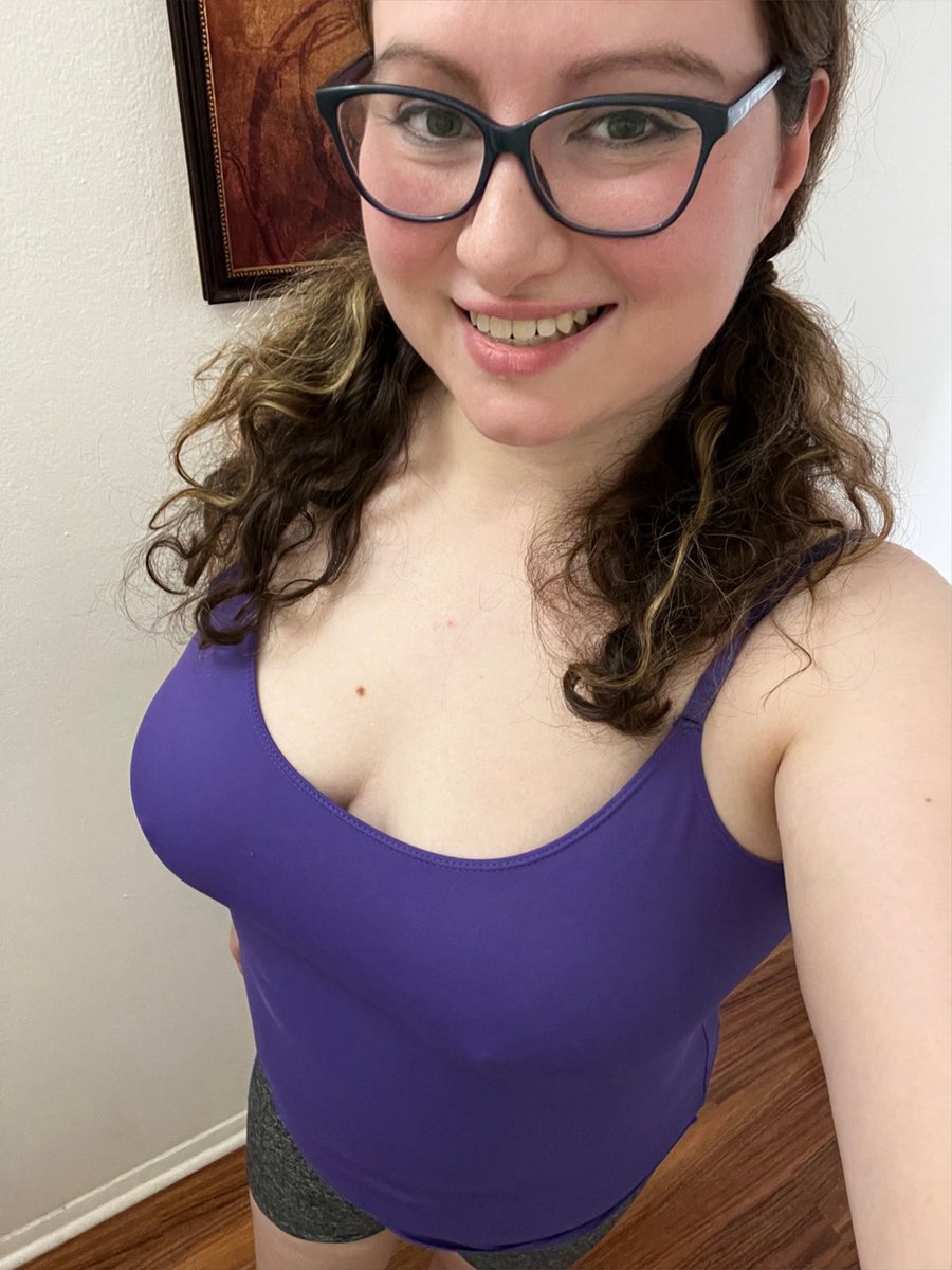 Miss Mandi tweet media