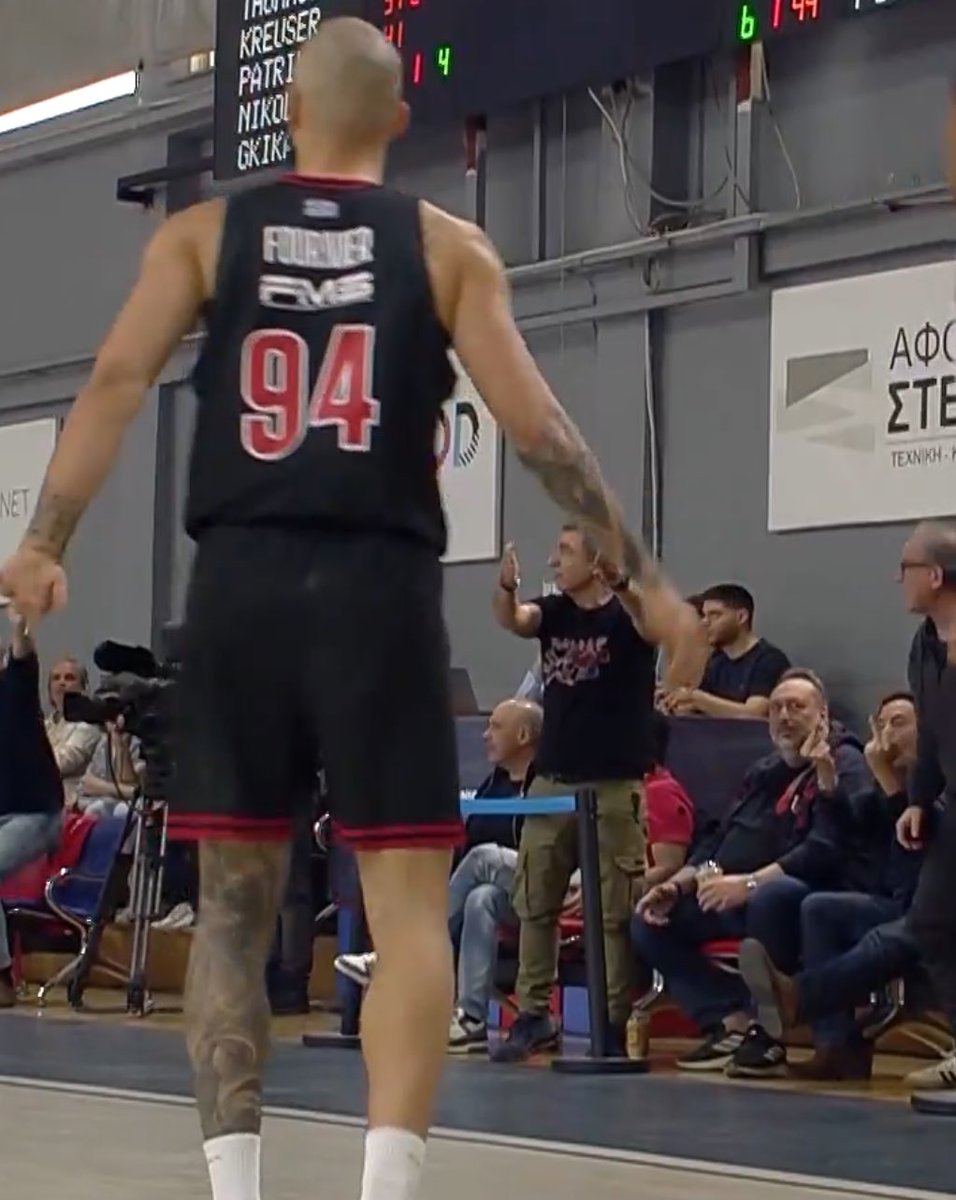 Leader☘️ tweet media