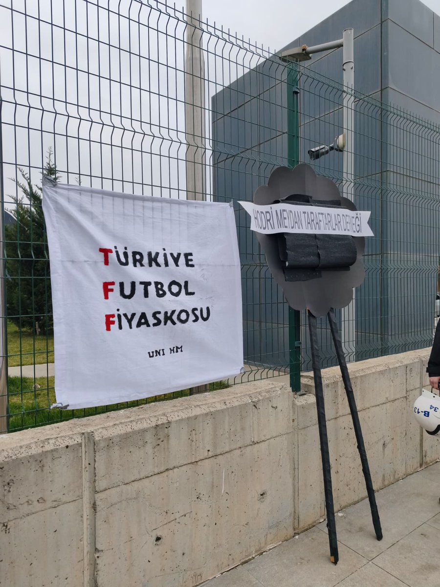 La Golfo tweet media