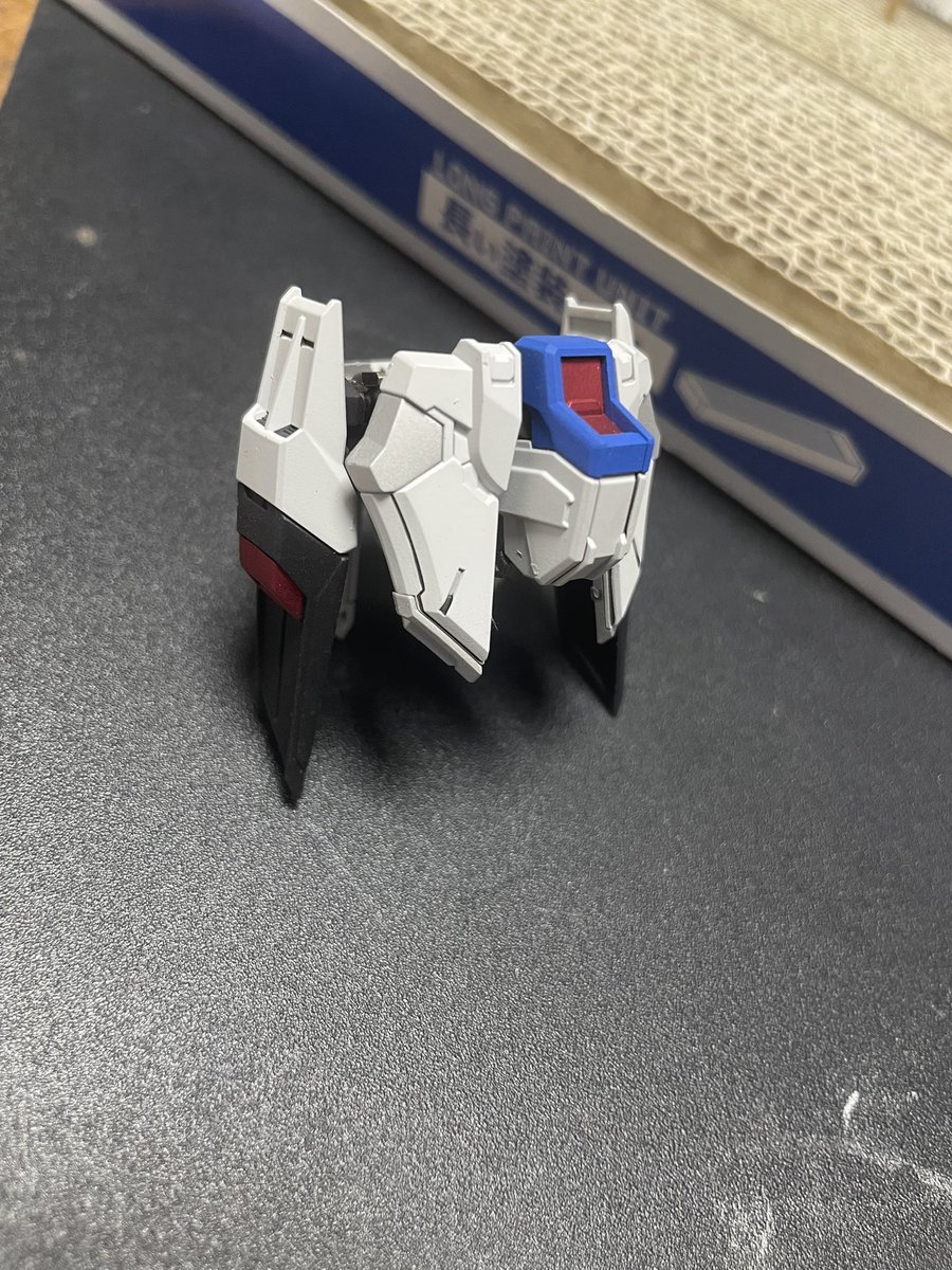 es82286's tweet photo. 下半身まで行ってやっと胴体が完成した！！
結構スミ入れとか塗り分けやったけど
その分いい仕上がりになったね
あとは武器系と羽だけど…
3月中には終わらせたいかなぁw
 #ガンプラ
 #MGSD 
  #ガンプラ好きな人たちと繋がりたい https://t.co/kaskKGPLOS