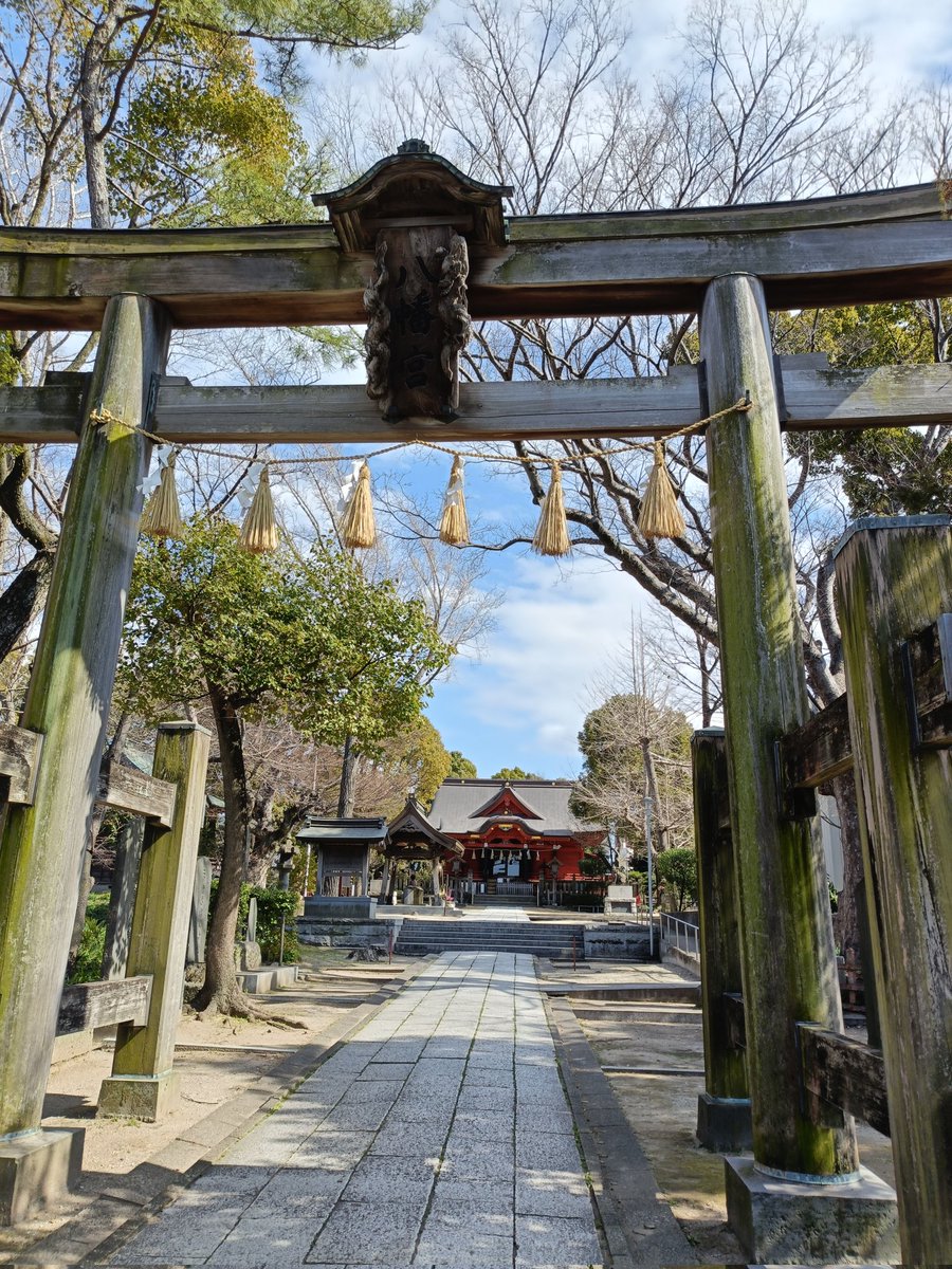 kirin3fc2's tweet photo. 飯香岡八幡宮
縁結びと子育てで、拝殿は県指定文化財とのこと。
御朱印、直書きでいただけました。 https://t.co/qa2DnqlIeO