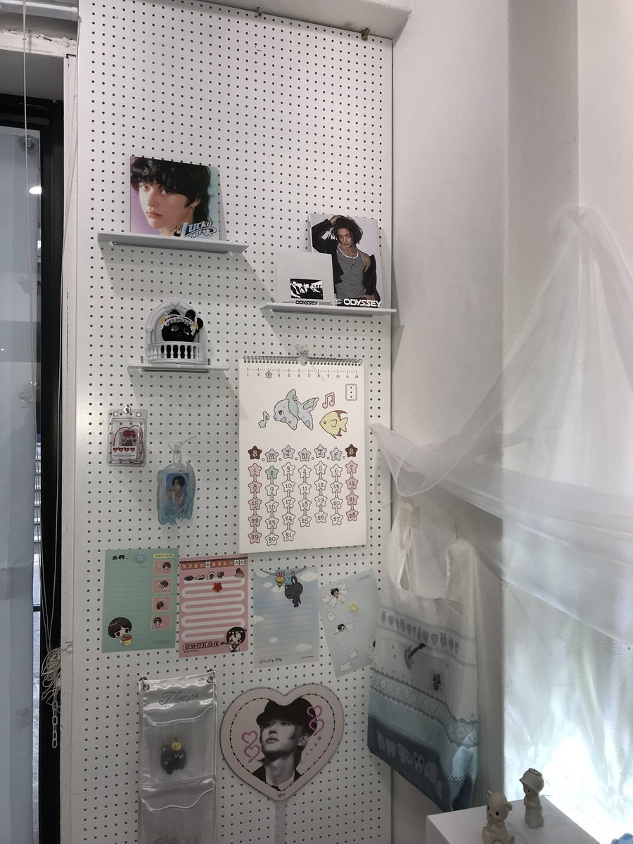 👩🏼‍❤️‍💋‍👩🏾 tweet media