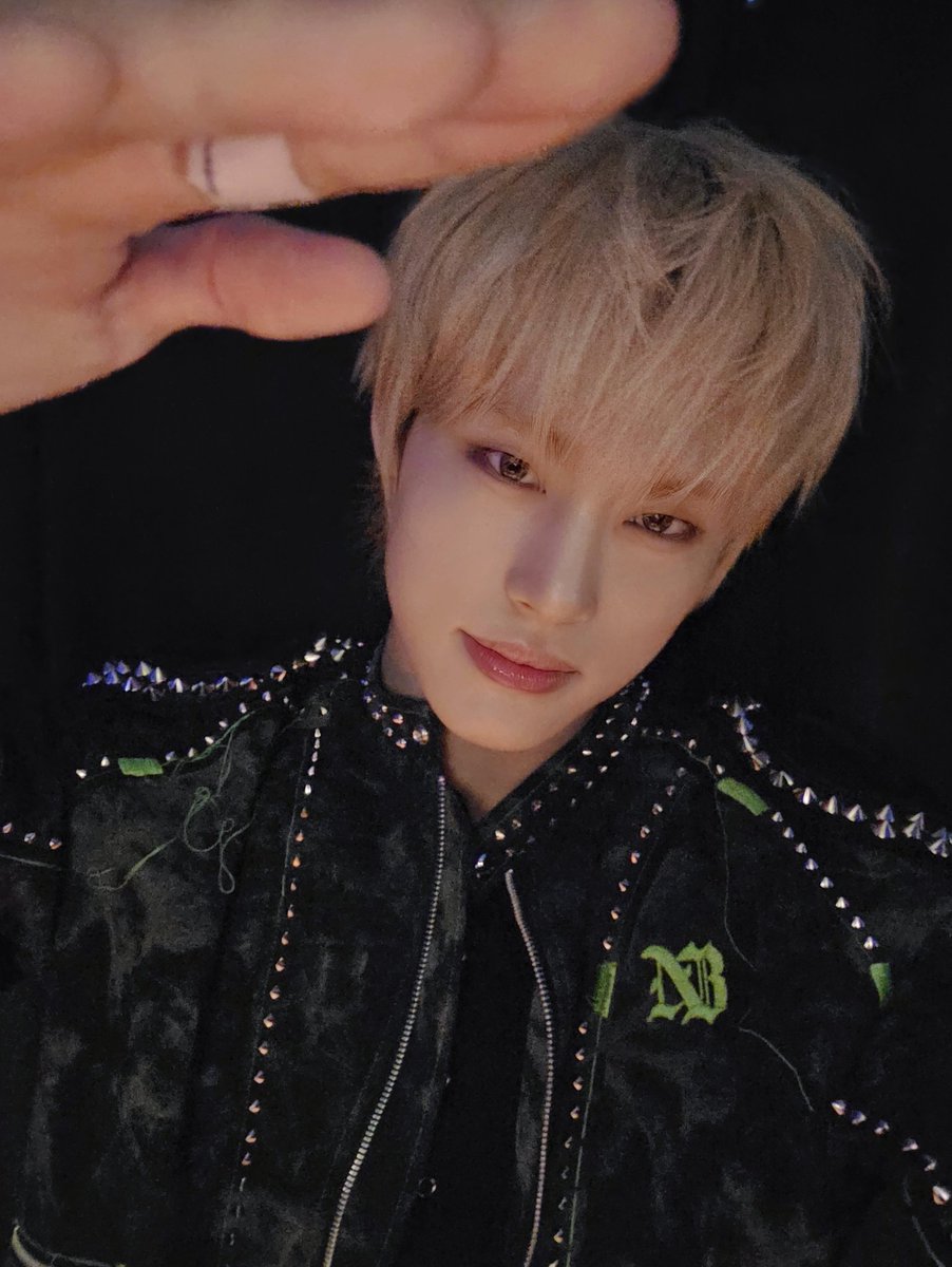 NewBeat_twt's tweet photo. [#전여여정]

드랍 더 뉴비트 콘서트 끄읕~~~😆🥰
뉴로 아니었으면 절대 못 했을 거야
앞으로 더 큰 행복 만들어줄게 
사랑해
❤️ https://t.co/RkNzX9Es4r