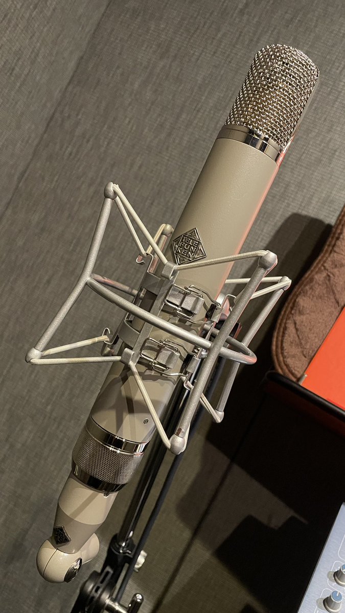 Brilliant_Std's tweet photo. 今日もめっちゃええ歌やった☺️
最近はC12が人気♪
#telefunken https://t.co/pKgCWgiK9F