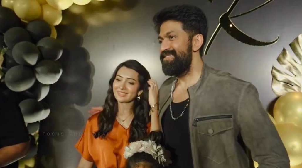 Bro can still pull off a young Rom Com story😽❤️

#Yash