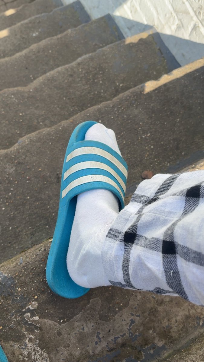 elyo_king's tweet photo. 🧦
#soumis #cashmasters #moneyslaves #cashslaves #findom #cashpig https://t.co/MpxF4vRTIl