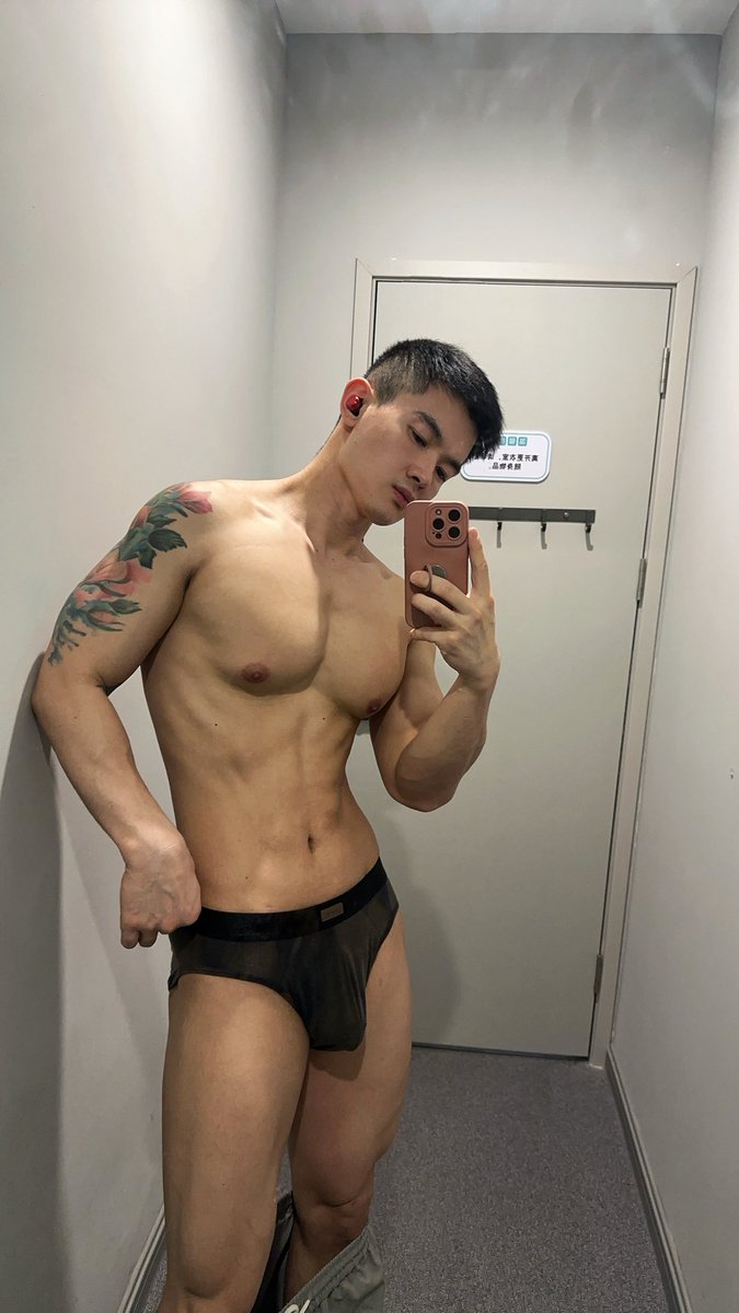 White muscle tweet media