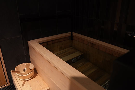 two_hookah_boy's tweet photo. Prus Sauna 新宿歌舞伎町タワー店にご招待いただき、お邪魔してきました！

サ室はセルフロウリュし放題で、水風呂もしっかり冷えてます🧊

そしてととのいスペースからは、なんとトー横が一望できます😂

ぜひ一度行ってみて！

#prussauna新宿歌舞伎町タワー店 #prussauna #プライベートサウナ #PR https://t.co/pUjxhHn6hd