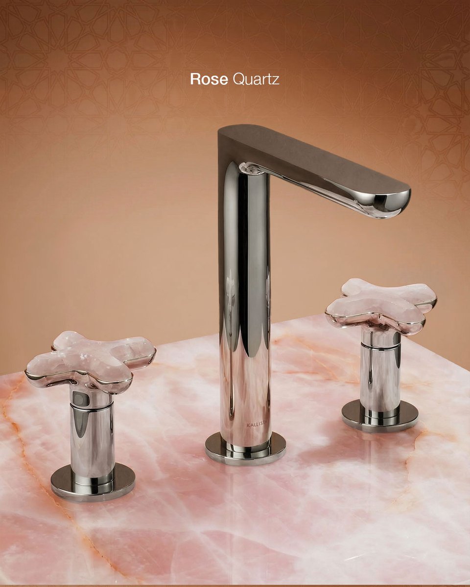 KohlerME's tweet photo. مجموعة 002™ بخطوطها المعاصرة النقية تتكامل مع الحجر الطبيعي في تفاصيلها.
يضفي حجر Rose Quartz على المساحة إحساسًا بالسكينة والهدوء، بينما ينسج Zebra Jasper بعروقه الجريئة إيقاعًا بصريًا يعكس القوة والثبات.

أي طابع منهم ينسجم مع مساحتك أكثر؟

#كوهلر_الشرق_الأوسط
#كوهلر_السعودية https://t.co/SlaXesEcFW