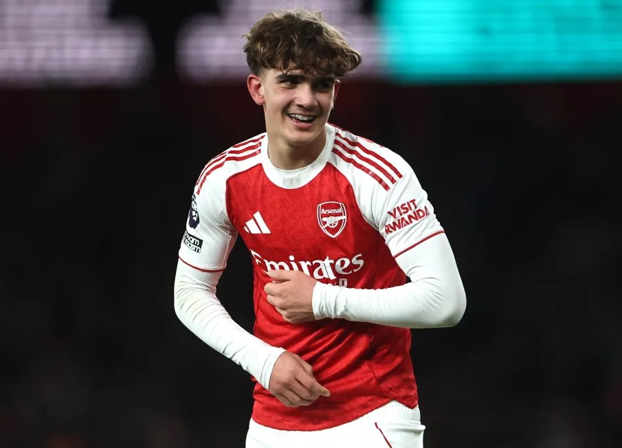 Max Dowman, Premier League tarihinin en genç golcüsü olarak Arsenal’ı Everton karşısında zafere taşıyıp şampiyonluk yolunda kritik avantaj sağladı. (The Sun)